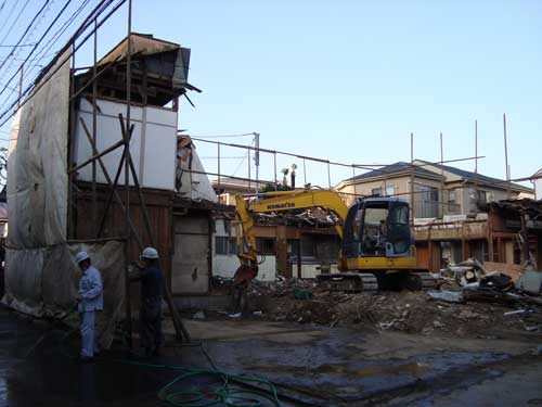 Tatami live-work destruction
