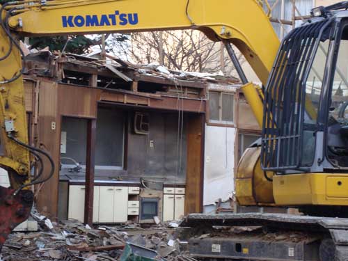 Tatami live-work destruction